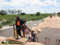Estradas em Moçambique: Um Povo, Um Rio, Uma Ponte Quebrada