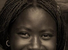 Sorrisos lindos de mulheres africanas