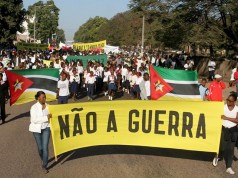 Comemorando o dia da Independência em meio à Guerra