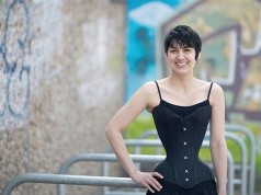 Michele Kobke: A Mulher Que Quer Ter a Menor Cintura do Mundo