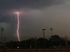 Mãe e filho morrem após serem atingidos por raio em Tete