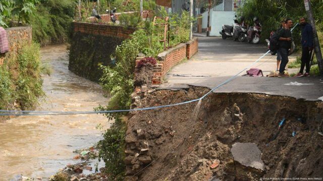 Inundações e deslizamentos de terra no Nepal causam 42 mortes