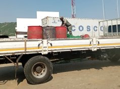 PRM detém homem por transporte ilegal de 2400 litros de gasolina em Tete