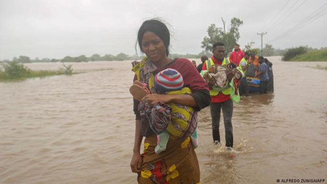 Cheias em Moçambique fazem 124 mortos e afectam mais de 720 famílias