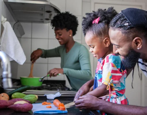 Como ensinar as crianças a ajudar nas tarefas de casa