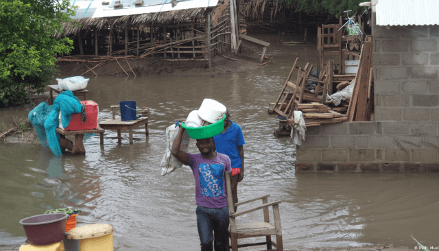 Maputo enfrenta escassez de alimentos e combustíveis devido a cheias