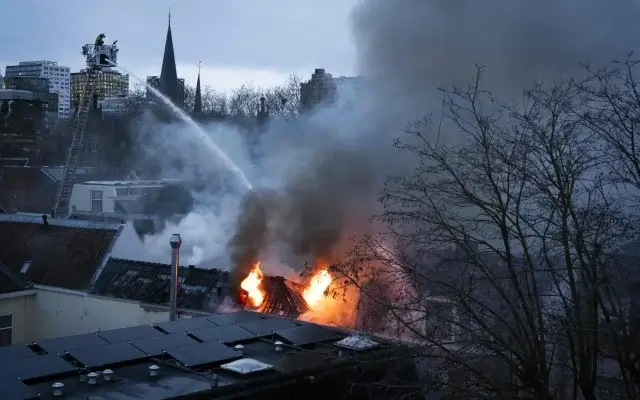 Pelo menos quatro feridos em explosão num edifício nos Países Baixos
