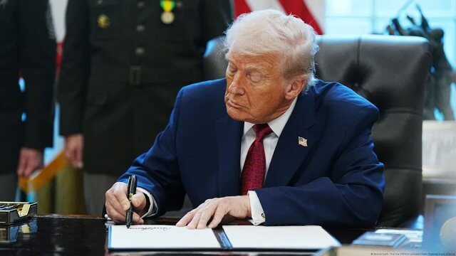 Trump decreta emergência nacional para proteger receitas de petróleo da Venezuela
