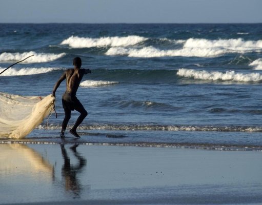 Actividades costeiras em Inhambane suspensas devido à tempestade Gezani