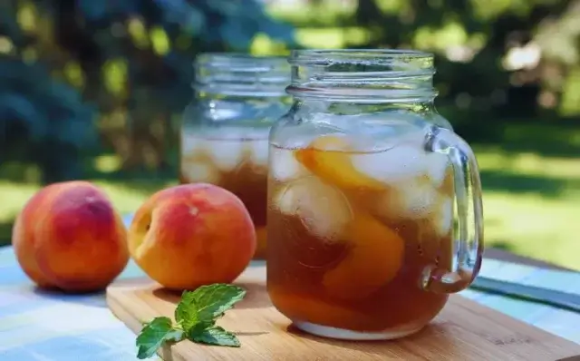 Ice tea caseiro de pêssego-Receitas