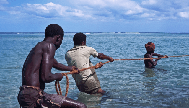 O dia a dia de quem vive da pesca artesanal em Moçambique