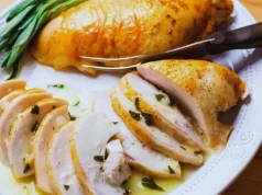 Peito de peru ao molho de champanhe